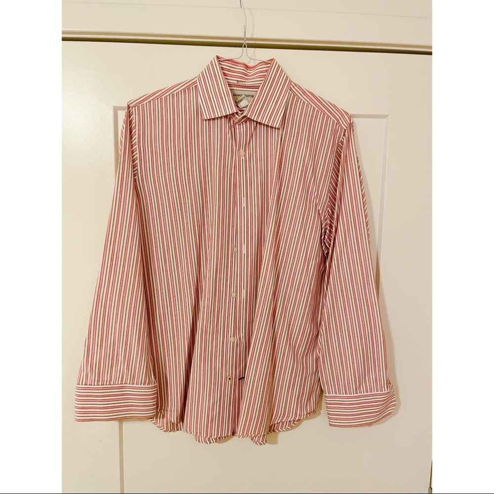 Banana Republic men’s classic button-up top - M